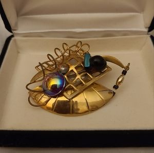 Original design art pin